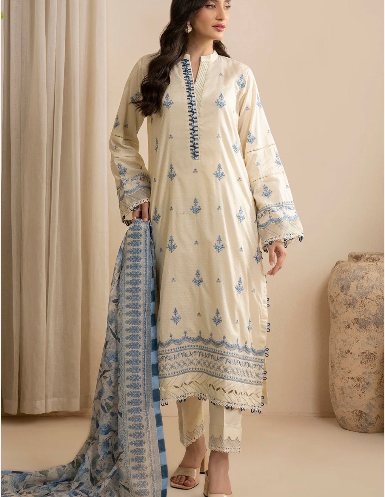 Elegant-Safa 3 Piece Embroidered Suit