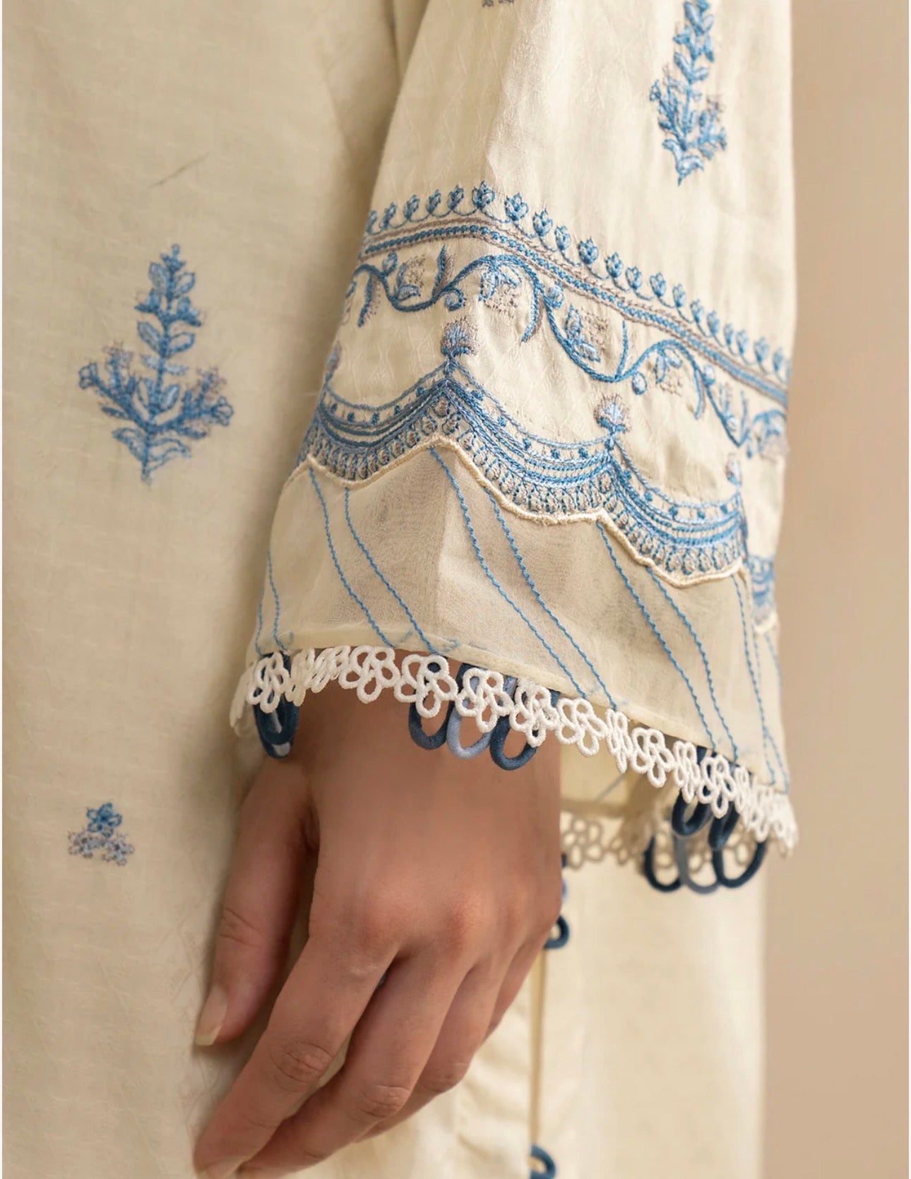 Elegant-Safa 3 Piece Embroidered Suit